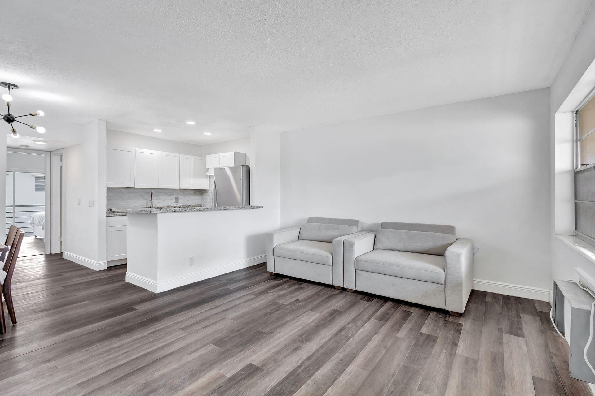  Residence photo 5