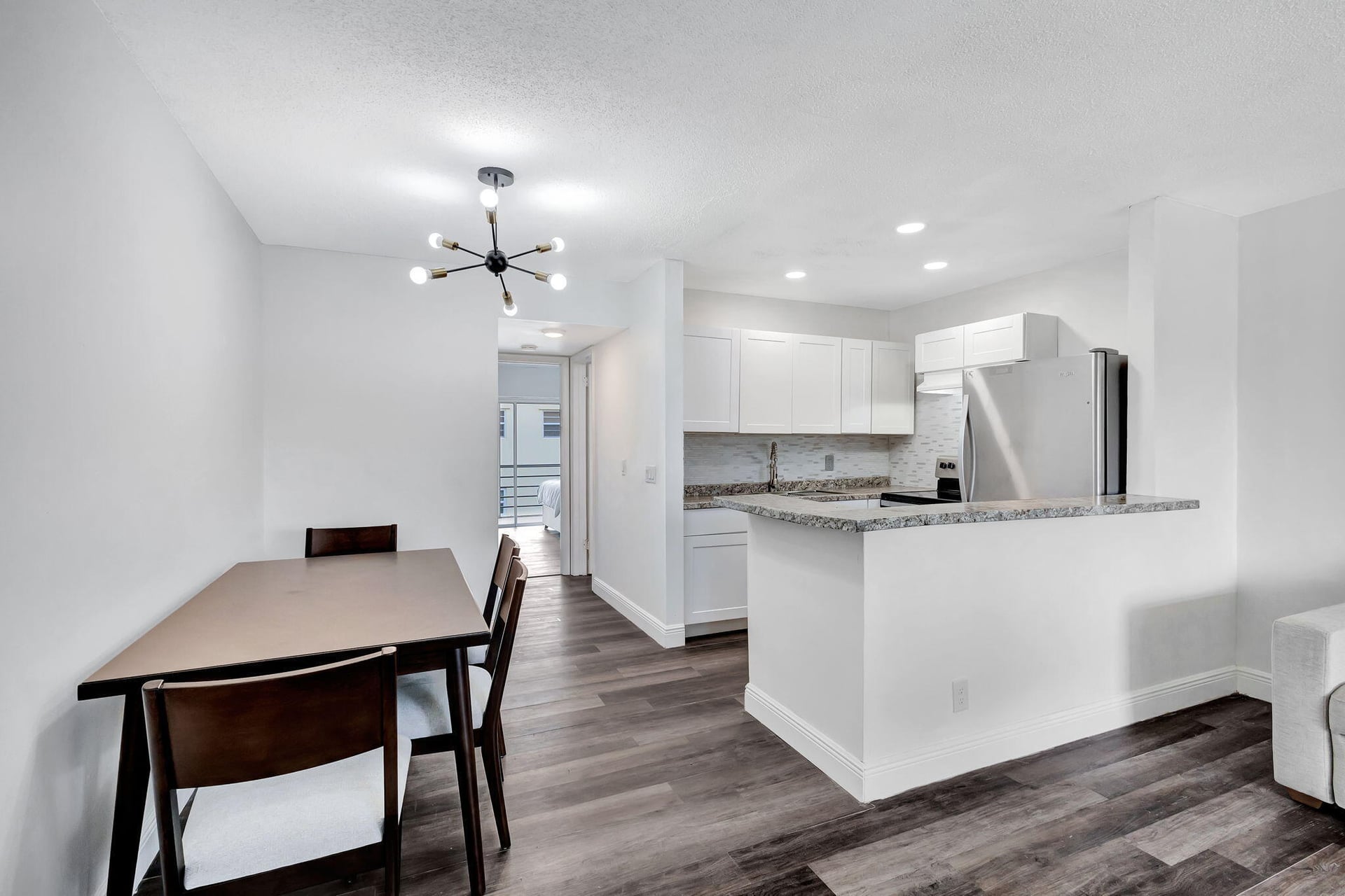  Residence photo 6