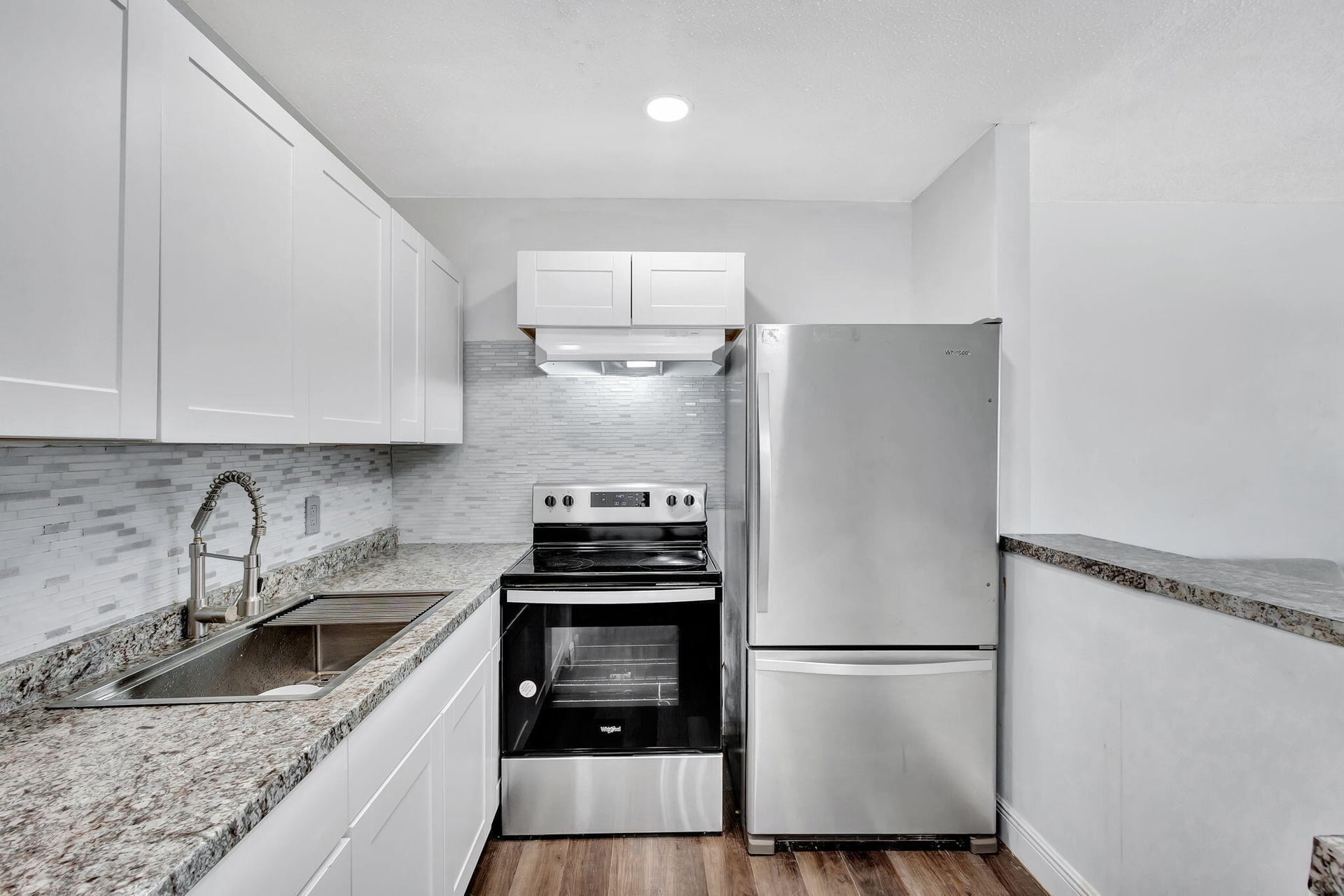  Residence photo 8