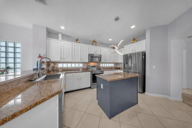 Residence photo 15