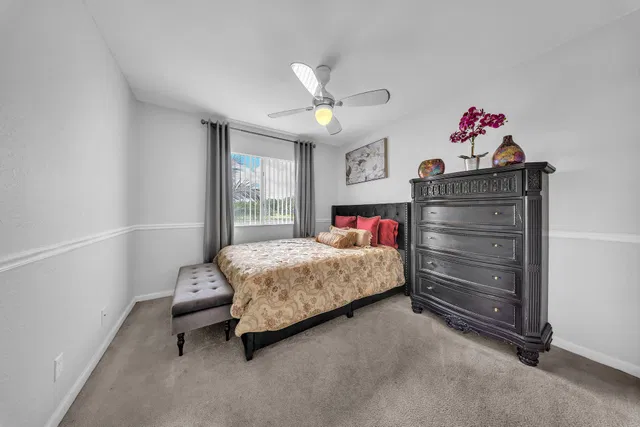 Residence photo 32