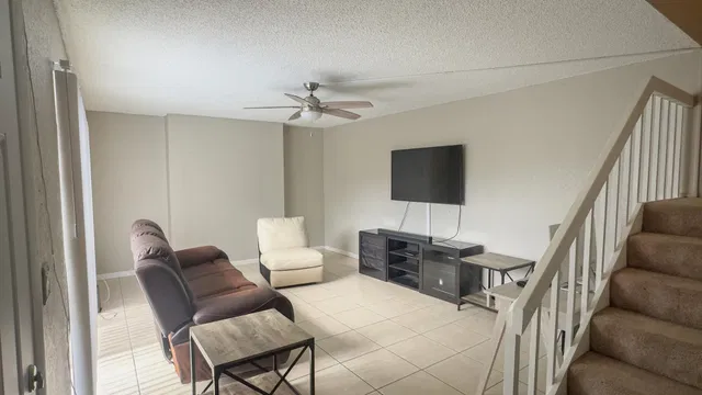  Residence photo 7