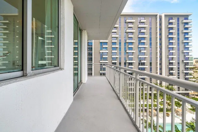 The Edge Unit 1418 photo 26