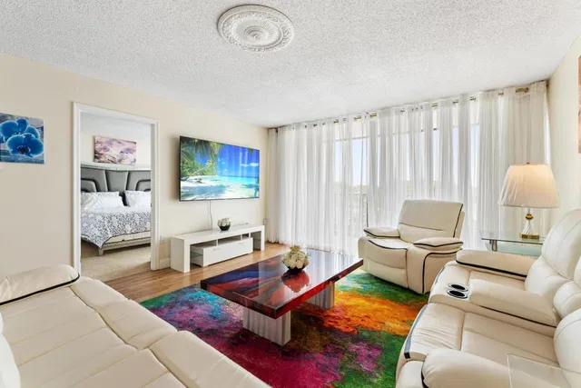 Palm Beach House Unit 402 photo 8
