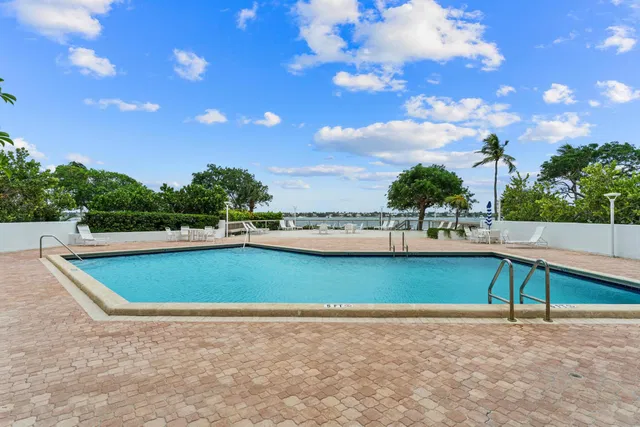 Palm Beach House Unit 402 photo 23