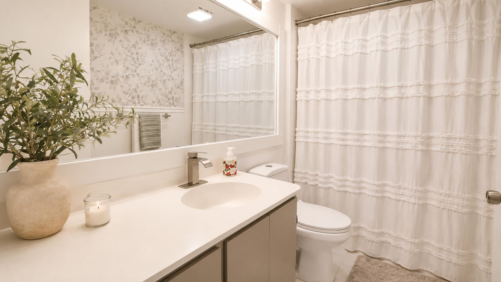 Unit 204 photo 8