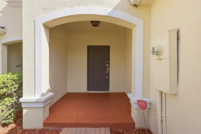 Residence photo 3
