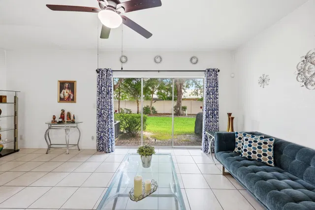 Residence photo 5