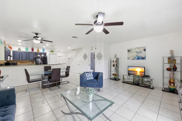 Residence photo 9