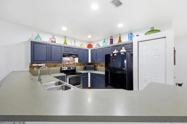 Residence photo 12