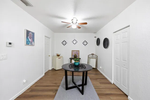 Residence photo 17
