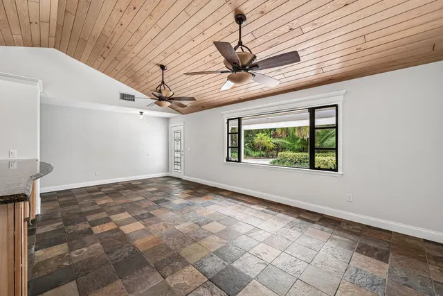 Residence photo 9
