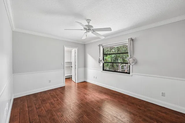 Residence photo 25