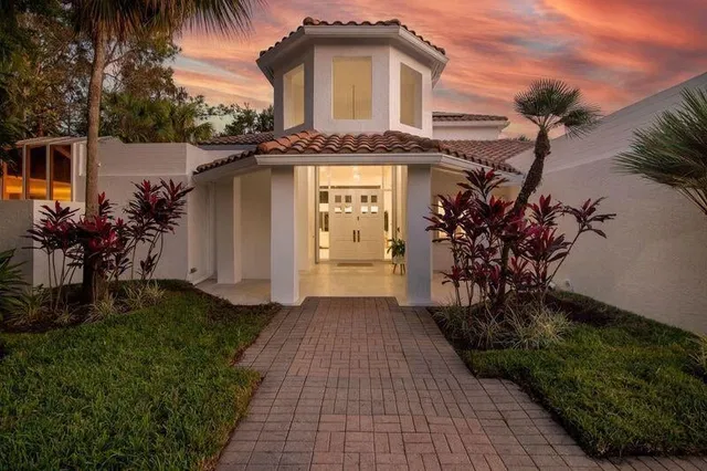Residence photo 2