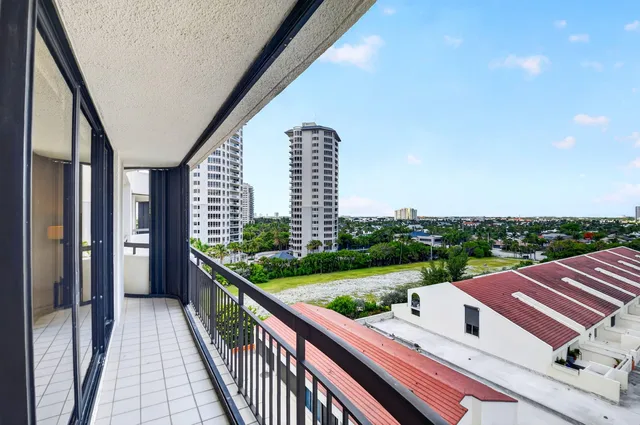 4000 N Ocean Singer Island Unit 703 photo 32