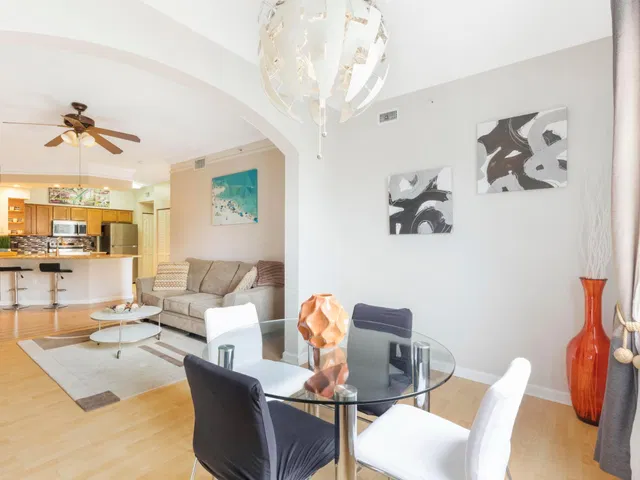 Unit 9309 photo 7