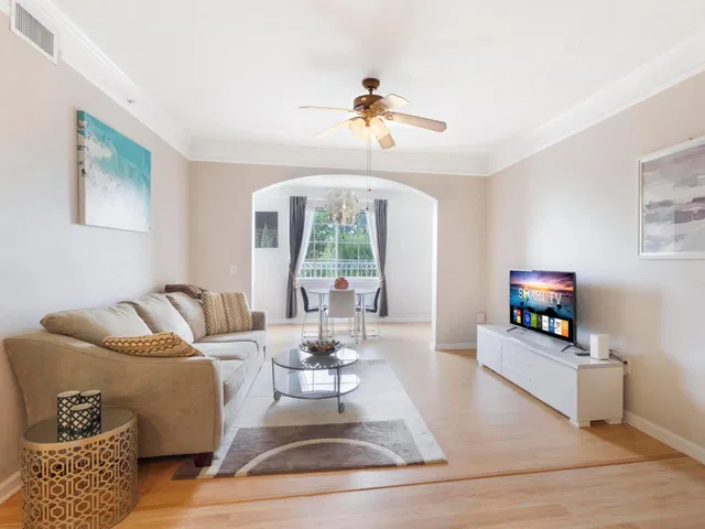 Unit 9309 photo 9