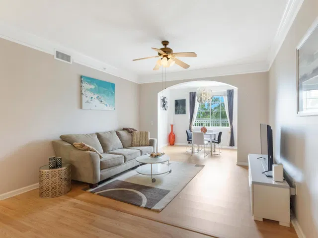 Unit 9309 photo 10