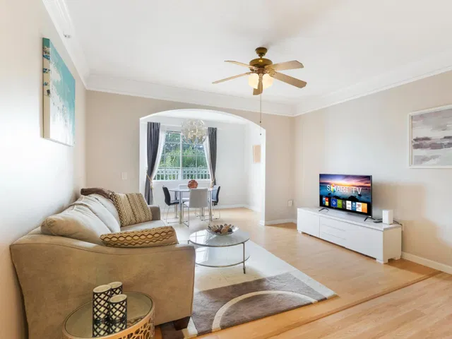 Unit 9309 photo 11