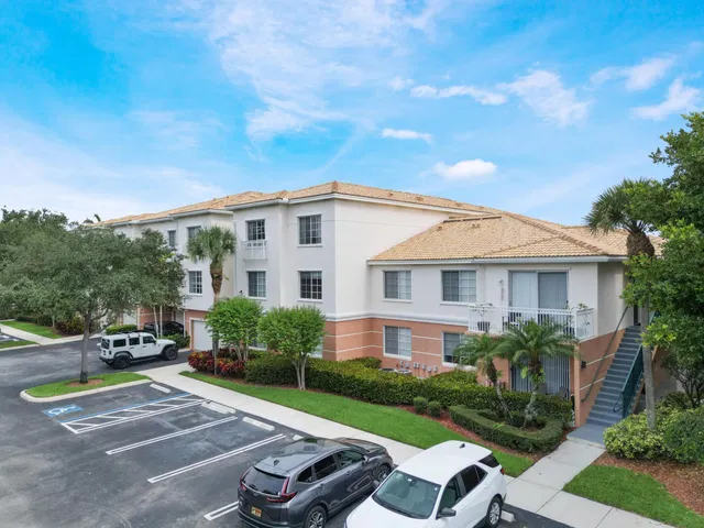 Unit 9309 photo 16