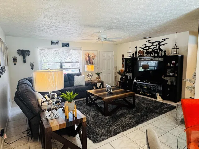 Residence photo 2