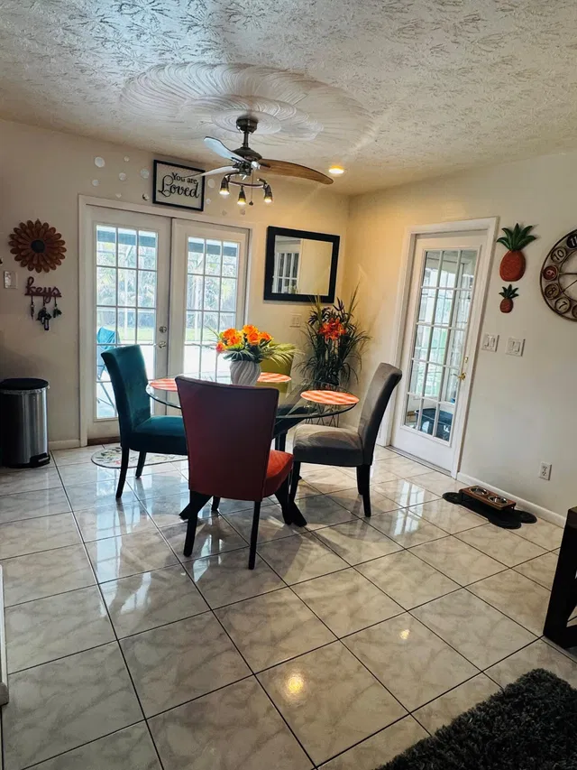 Residence photo 3