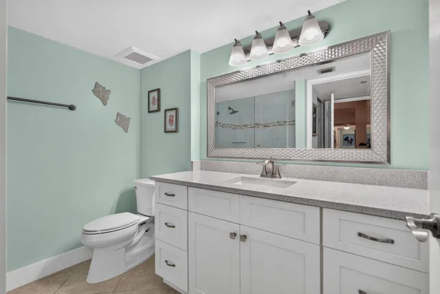 Unit 1202 photo 12