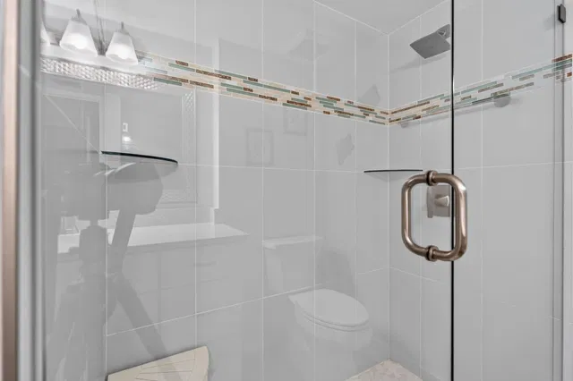 Unit 1202 photo 14