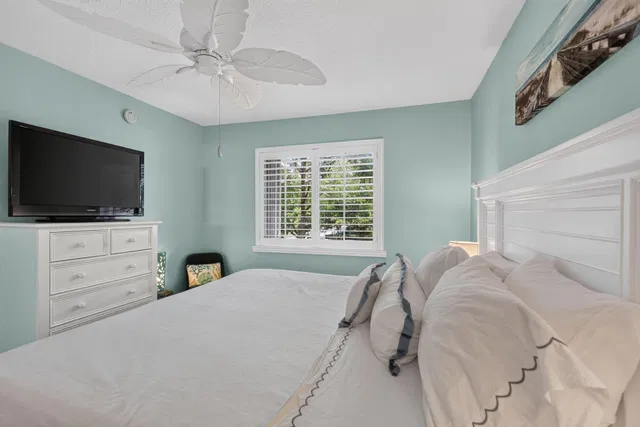 Unit 1202 photo 18