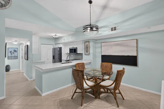 Unit 1202 photo 23