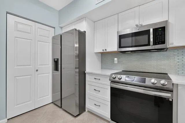 Unit 1202 photo 32