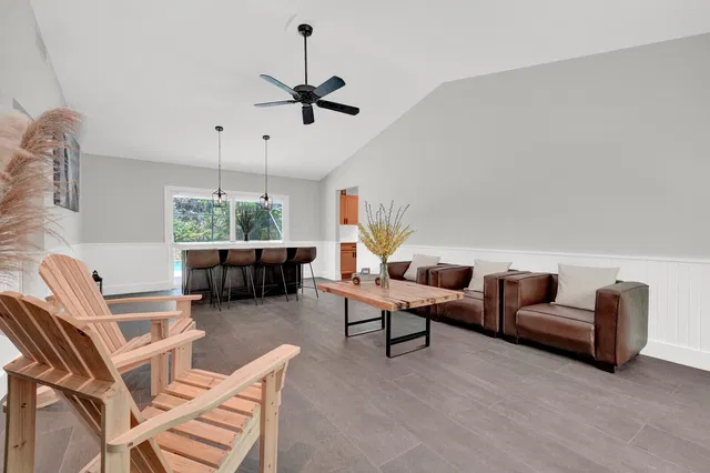  Residence photo 4