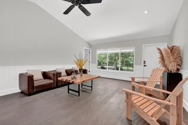  Residence photo 6