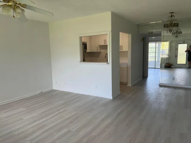 Residence photo 4