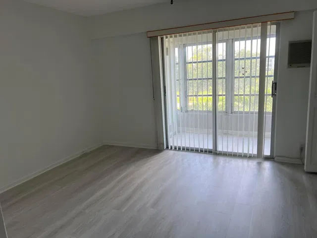 Residence photo 8