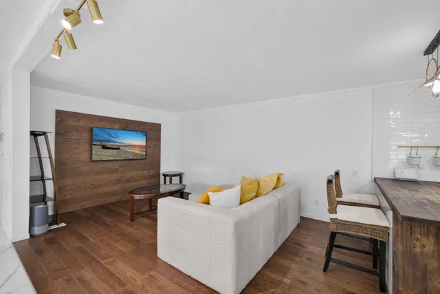  Residence photo 16