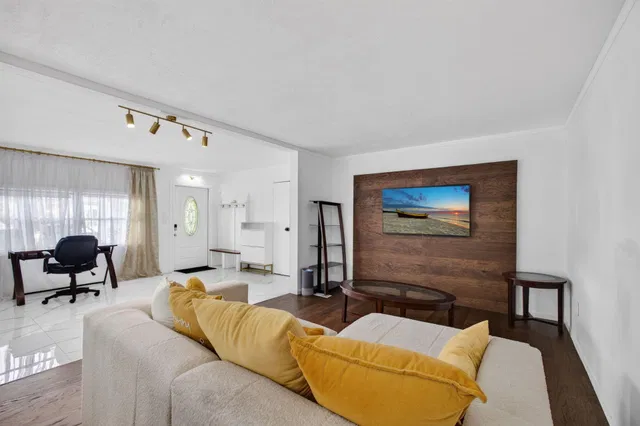  Residence photo 18