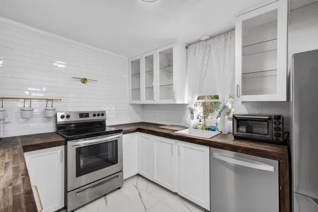  Residence photo 24