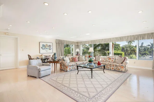 Palm Beach Towers, Palm Beach Unit 227b photo 4