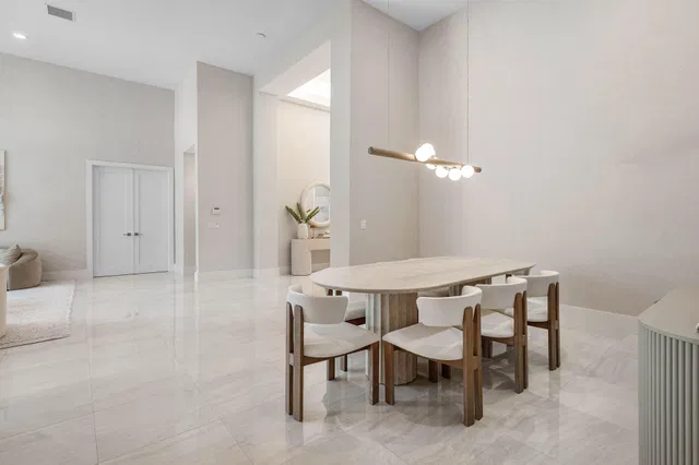 Woodfield Country Club Residence photo 8