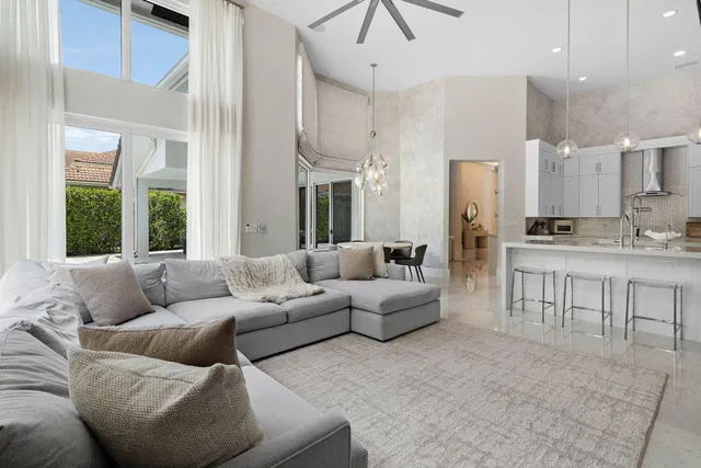 Woodfield Country Club Residence photo 15