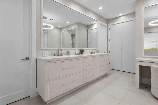 Woodfield Country Club Residence photo 25