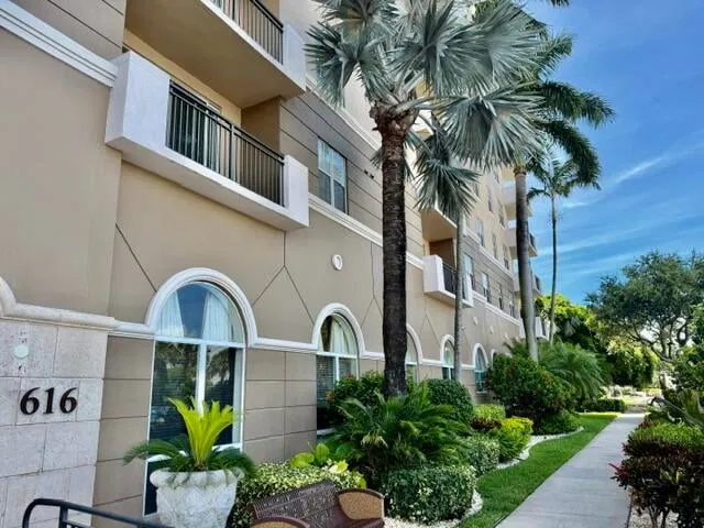 The Montecito Unit 713 photo 16