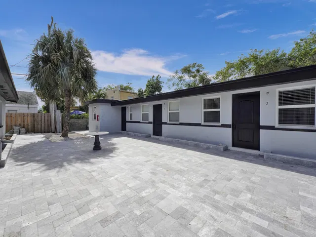 Residence photo 2