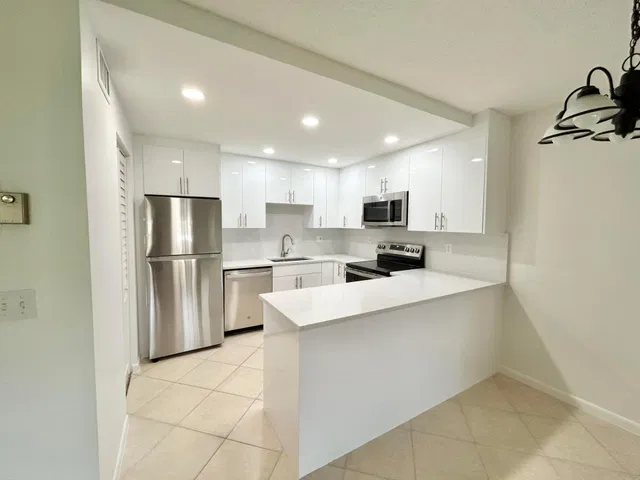 Unit C-1 photo 7