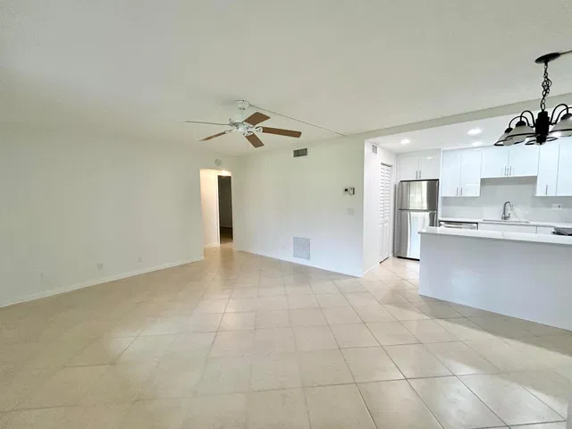 Unit C-1 photo 14