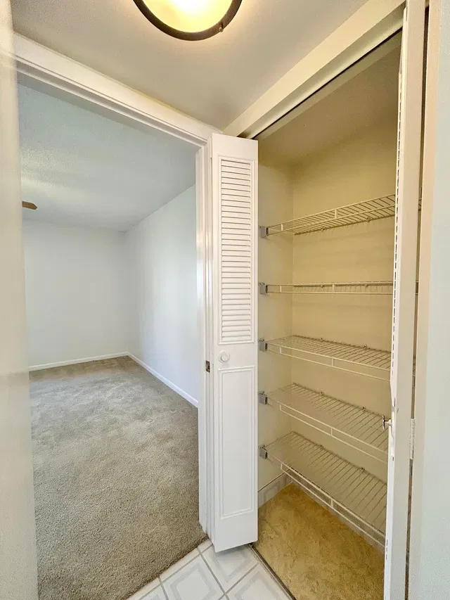 Unit C-1 photo 23