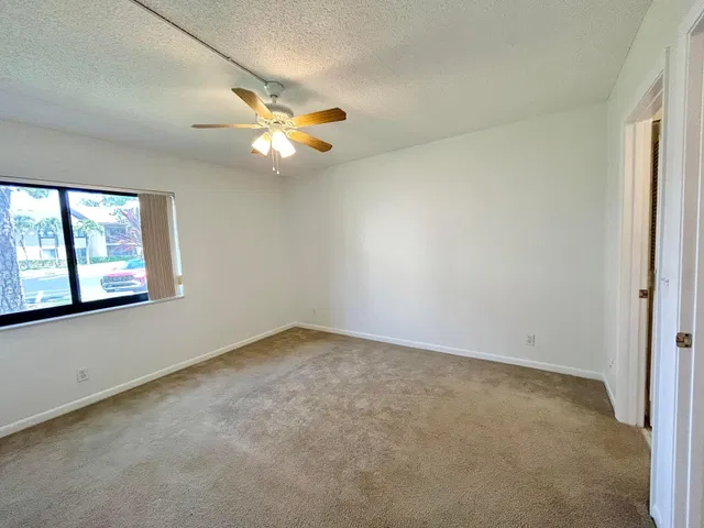 Unit C-1 photo 26