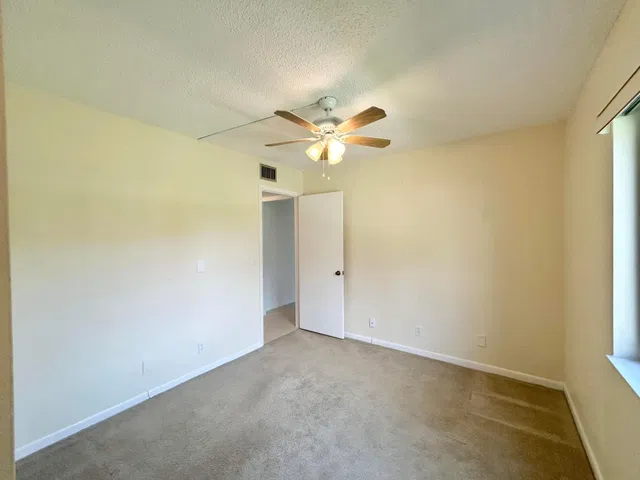 Unit C-1 photo 30