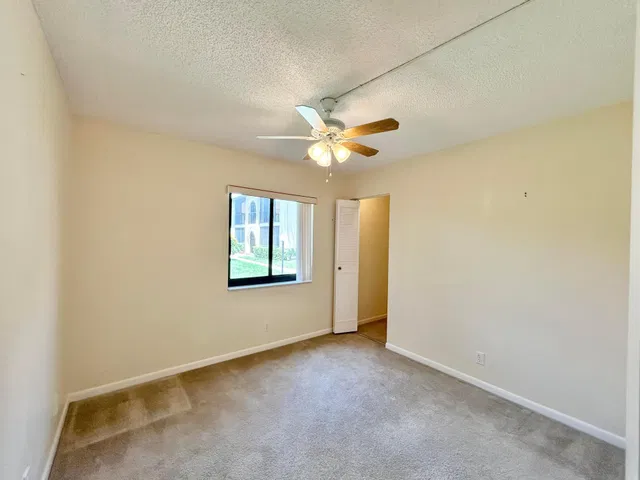 Unit C-1 photo 31